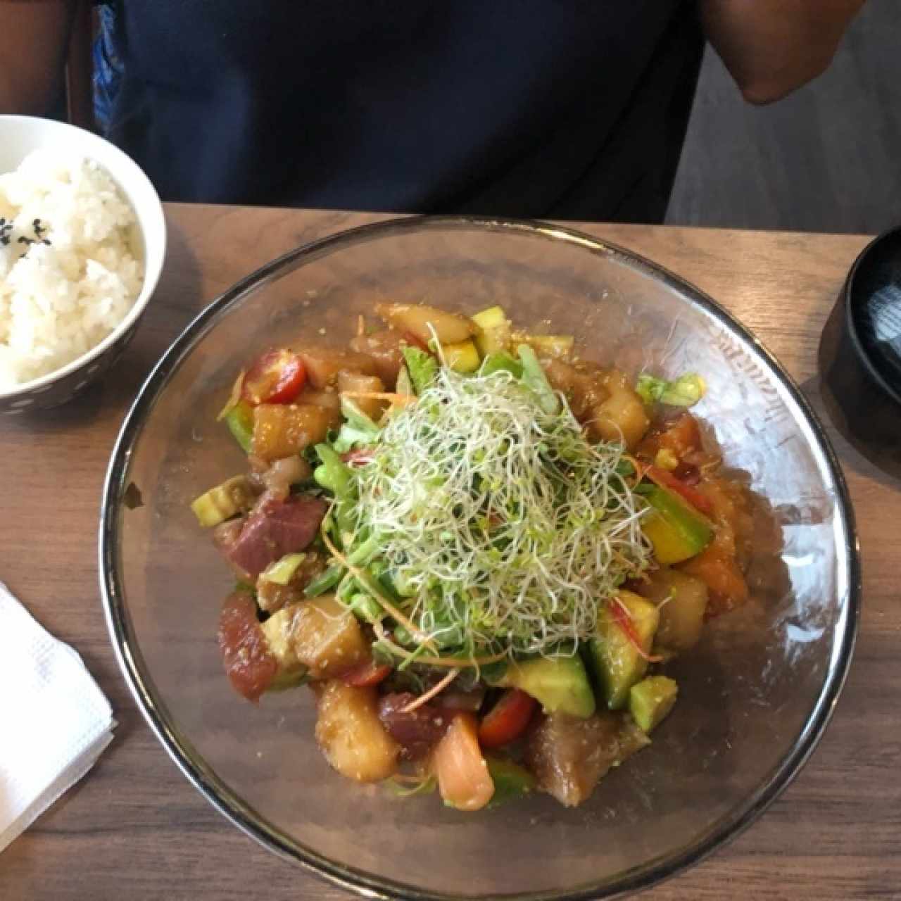 Ensalada con sashimi