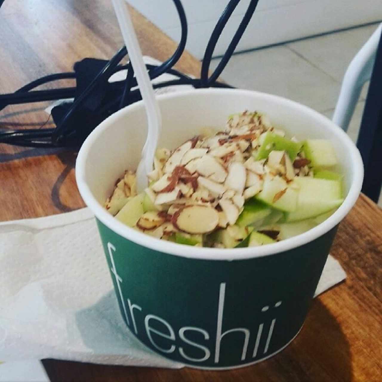 Frozen Yogurt con Manzana Verde y Almendras