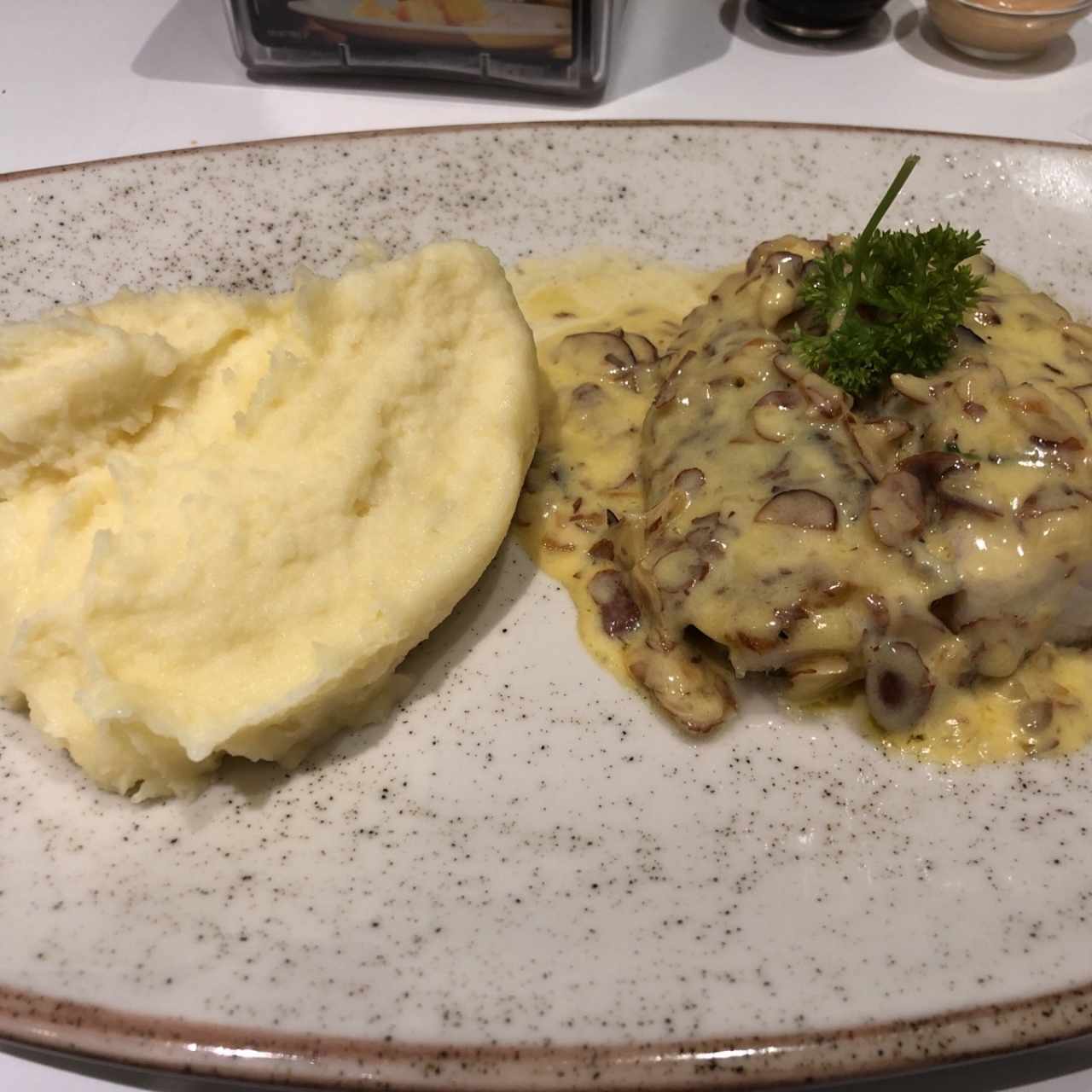 corvina en salsa con almendras
