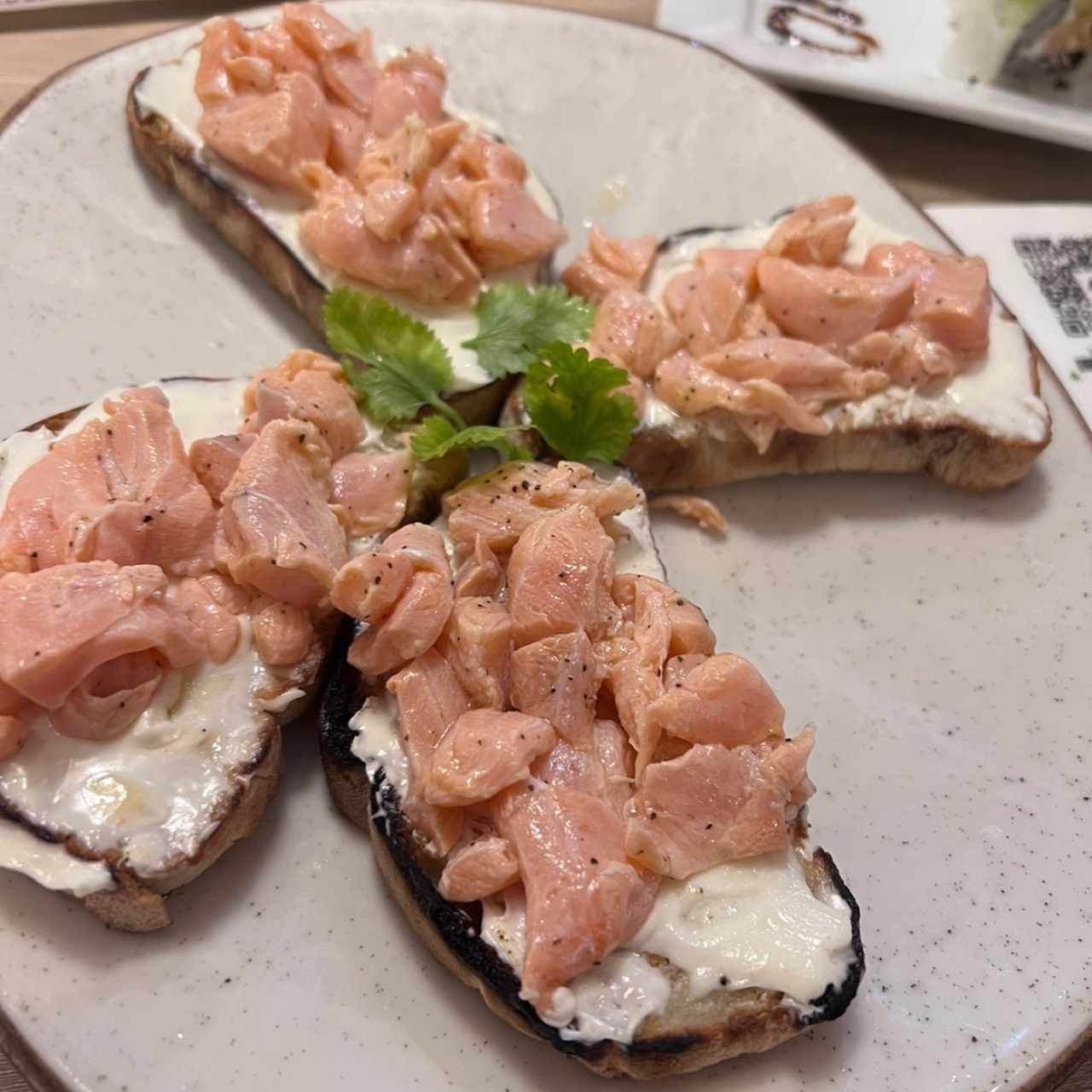 10. Crostini de Salmón con queso Mascarpone