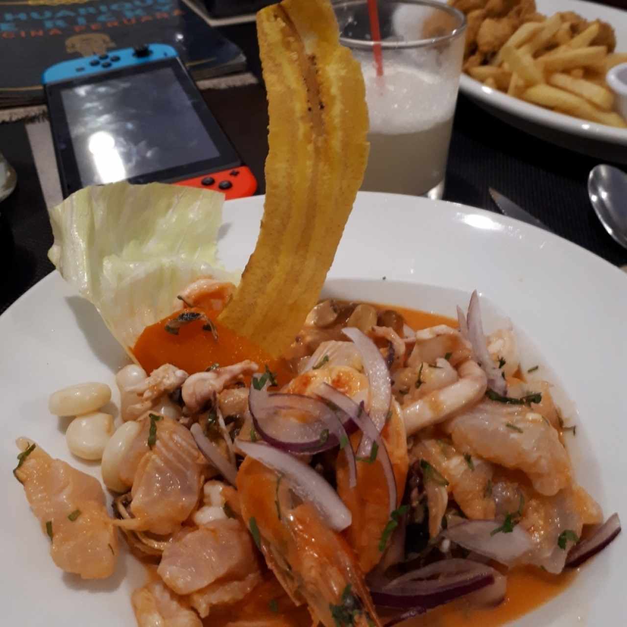 Ceviche clásico mixto.