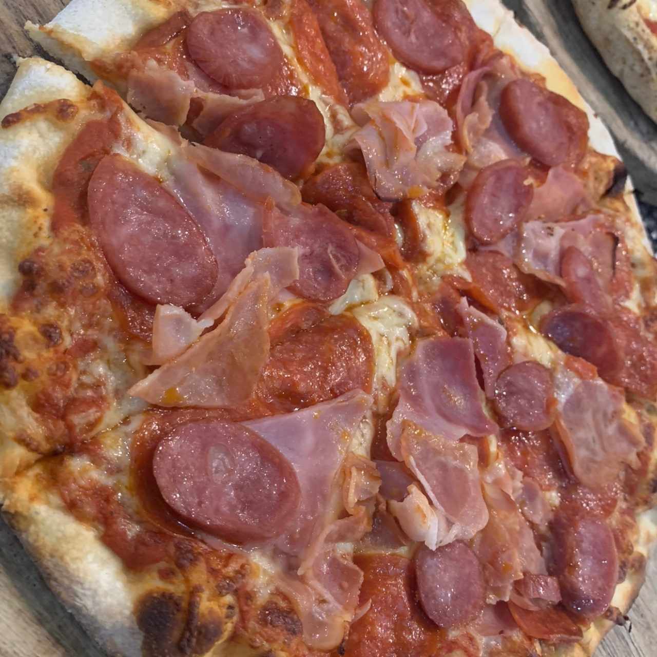 Pizze Speciali - Pizza Carnívora