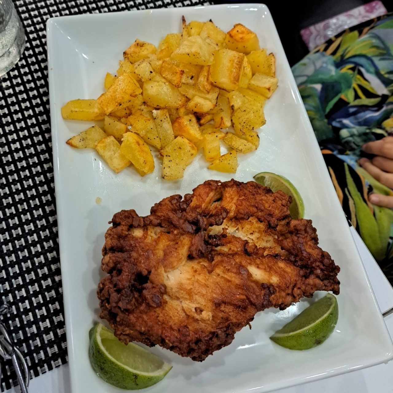Milanesa de Pollo con Papas Salteadas