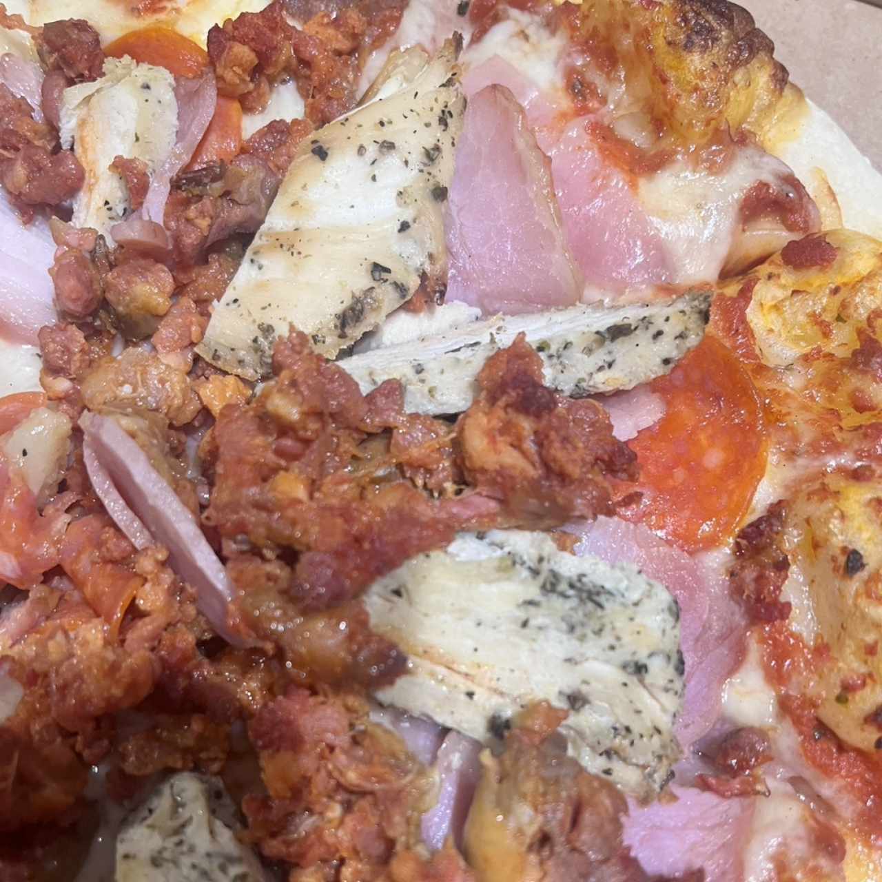 Pizze Speciali - Pizza Carnívora