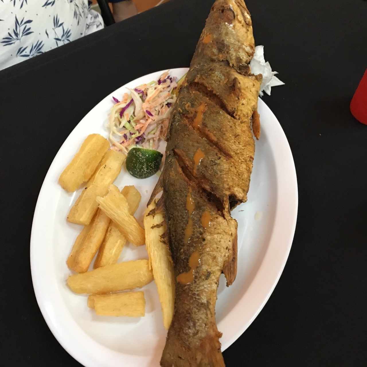 corvina con pescado frito 