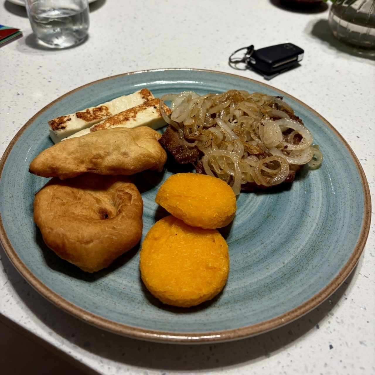 Bistec Encebollado