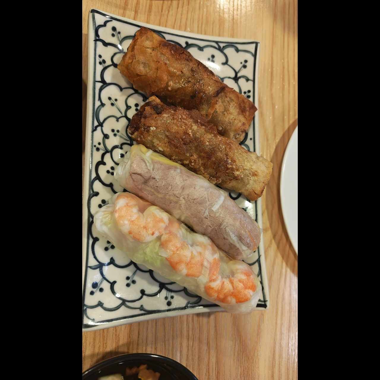 Rollitos de puerco, camarón y carne