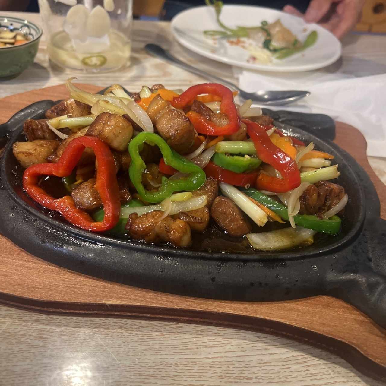 Puerco con vegetales