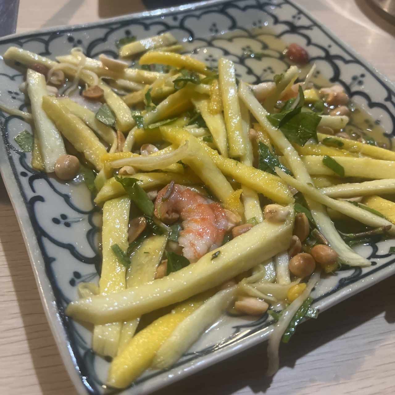 Ensalada de Mango y Camarones
