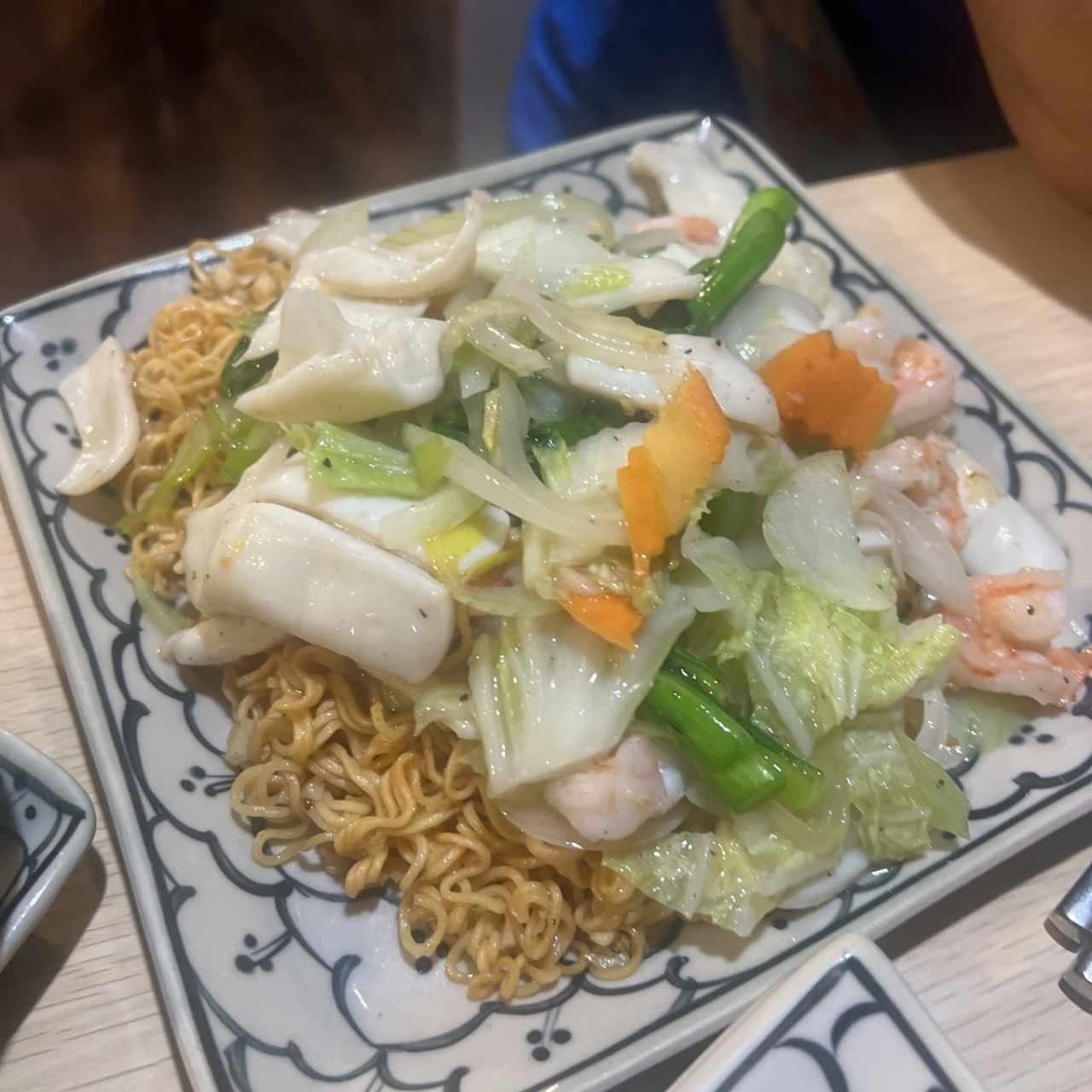 Fideos Salteados con Mariscos