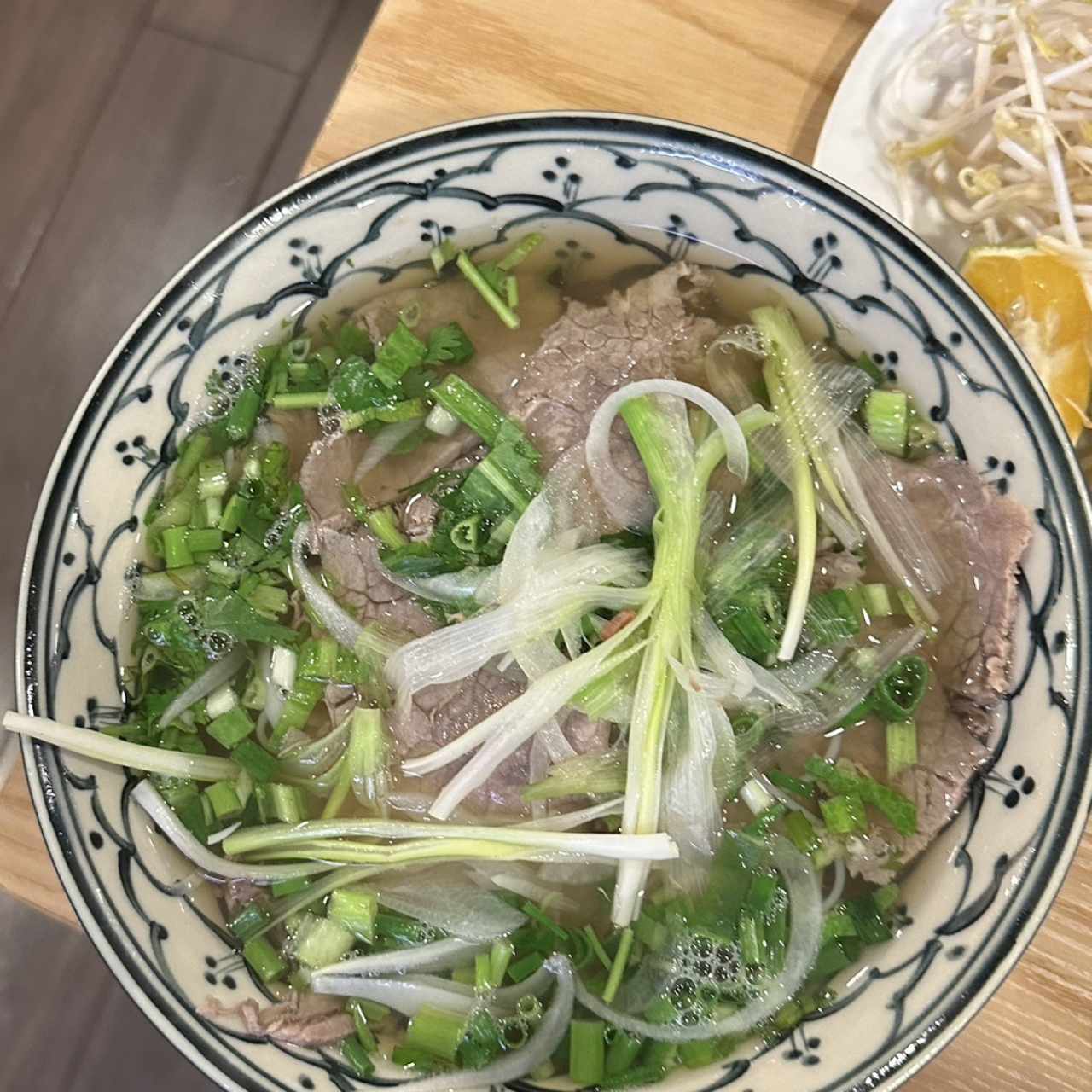 Pho carne bien cocido