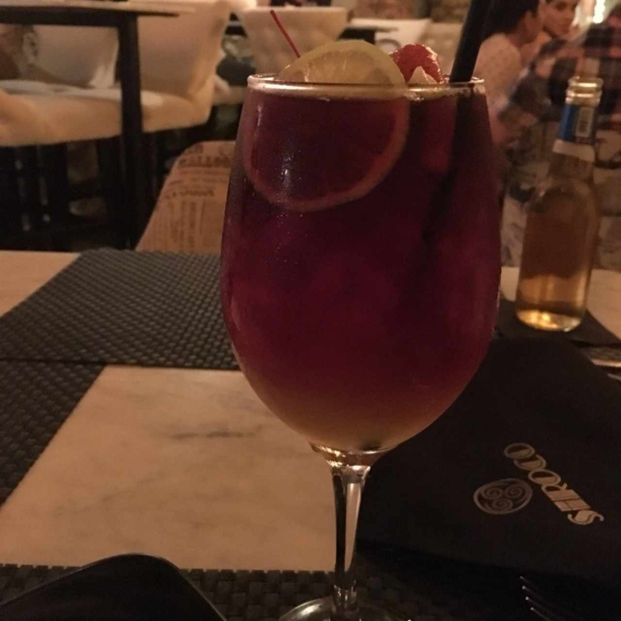 Sangía + cerveza nacional (fría, perfecta). 