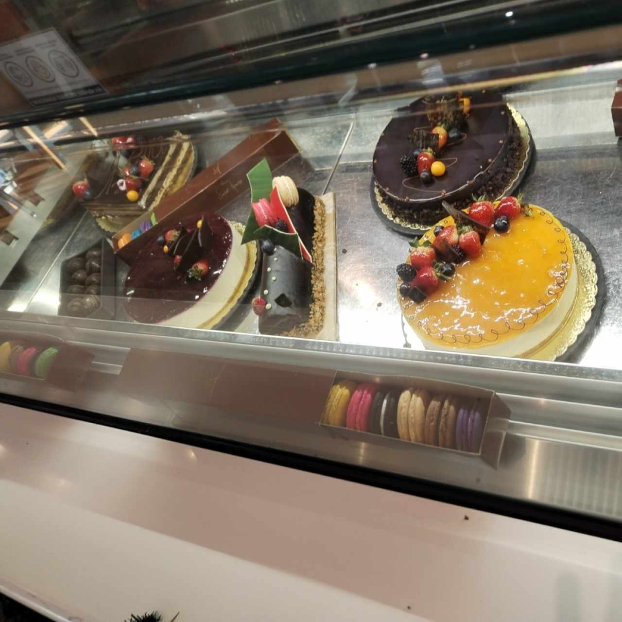 Macarons, Mouse de Maracuya, Opera, Cheese cake, Cake de Chocolate
