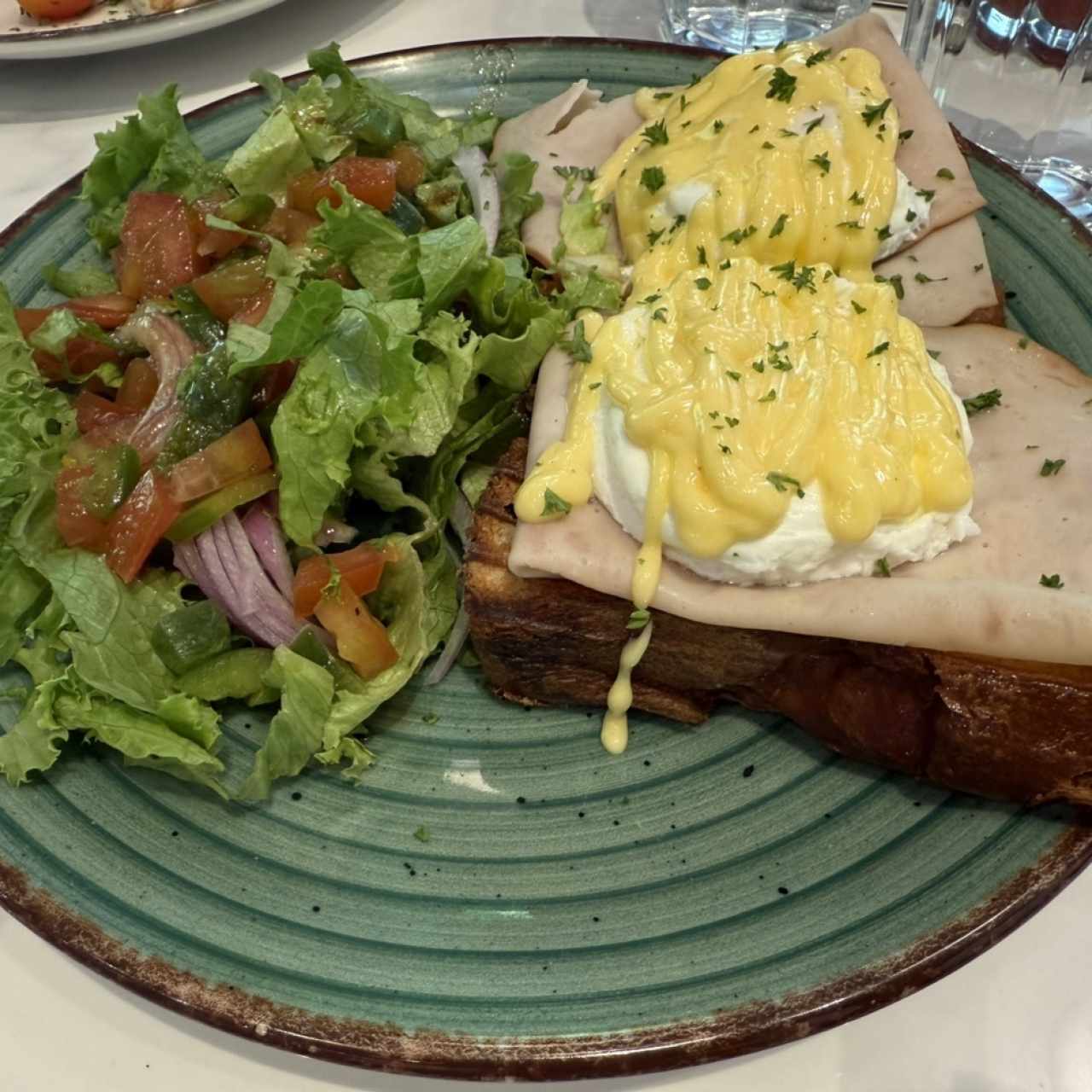Huevos Benedictinos de Pavo o de Salmón