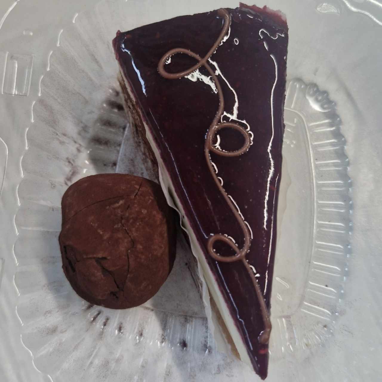 Trufa de Chocolate y Cheescake de Frutos Rojos