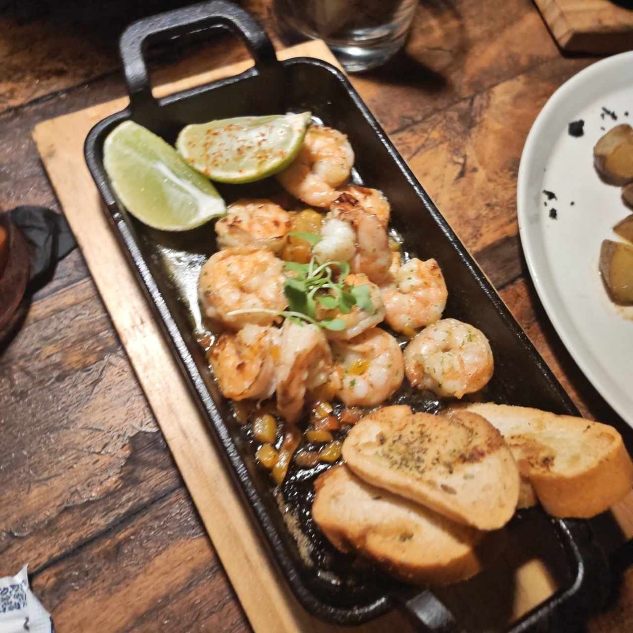 Camarones con Mantequilla de ajo.