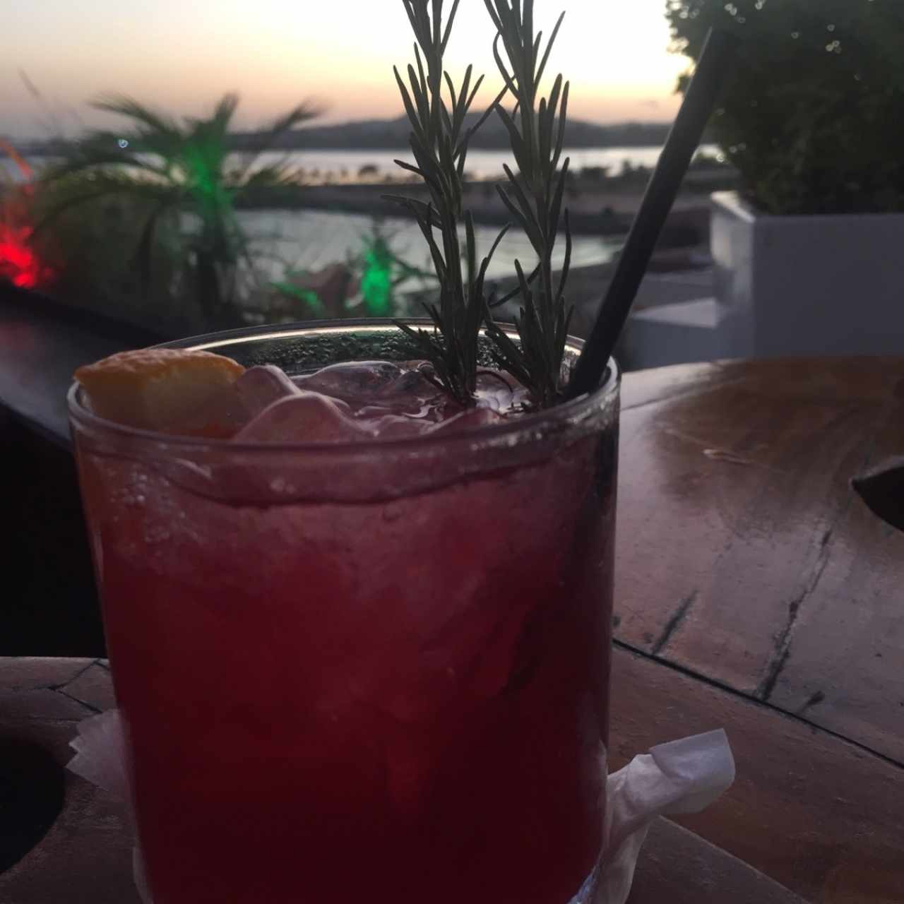 cocktail con vino tinto