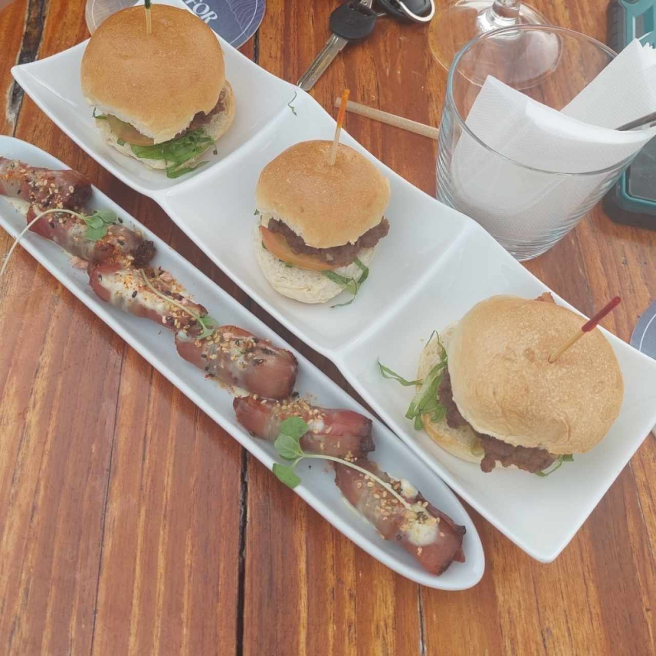 trio de hamburguesas y date me