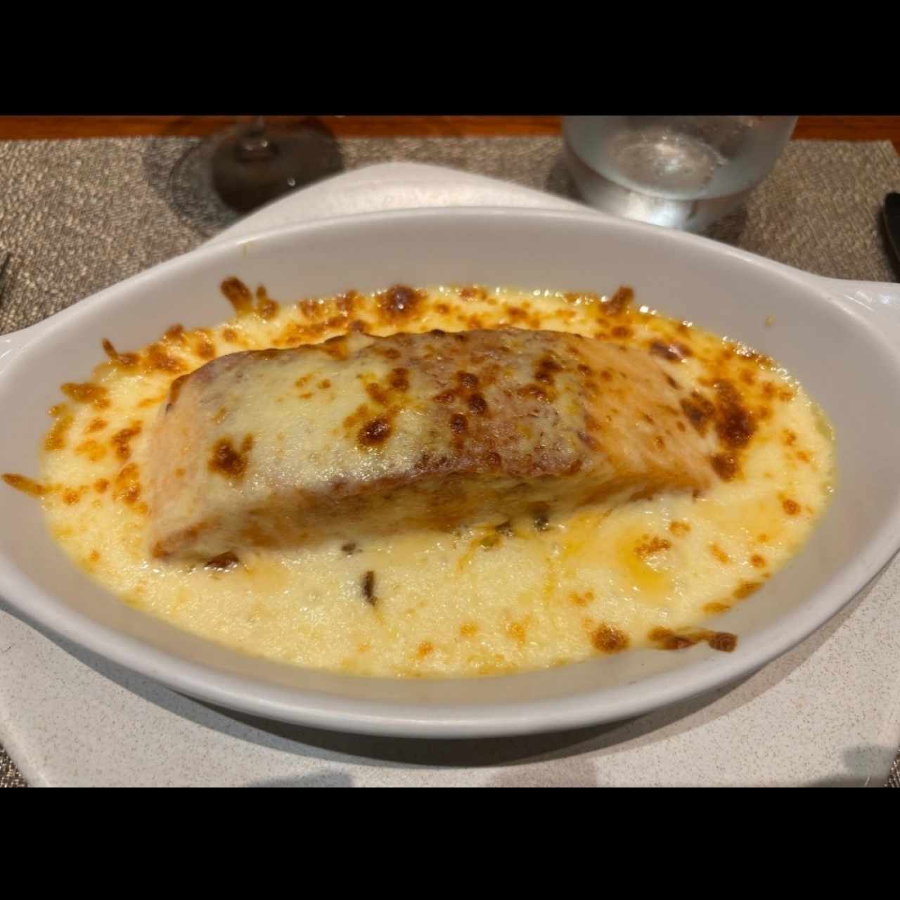 PESCADOS - Filete Salmón Gratinado