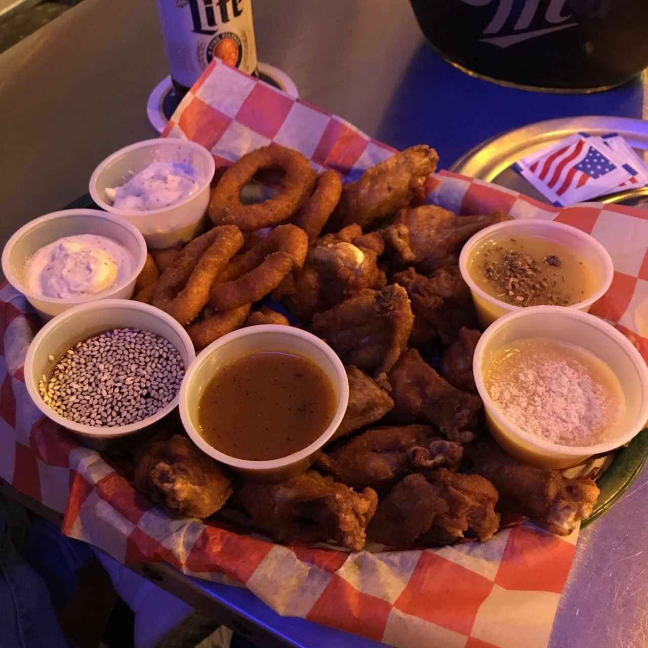Jueves Wings Army Box