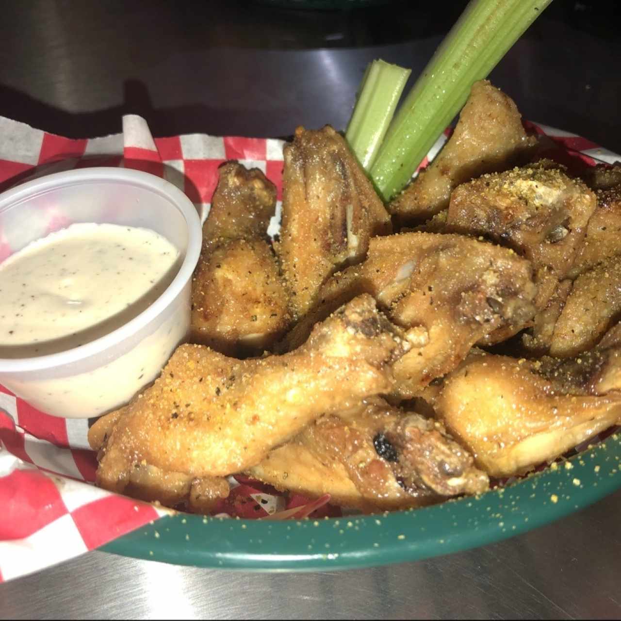 wings de limón y pimienta