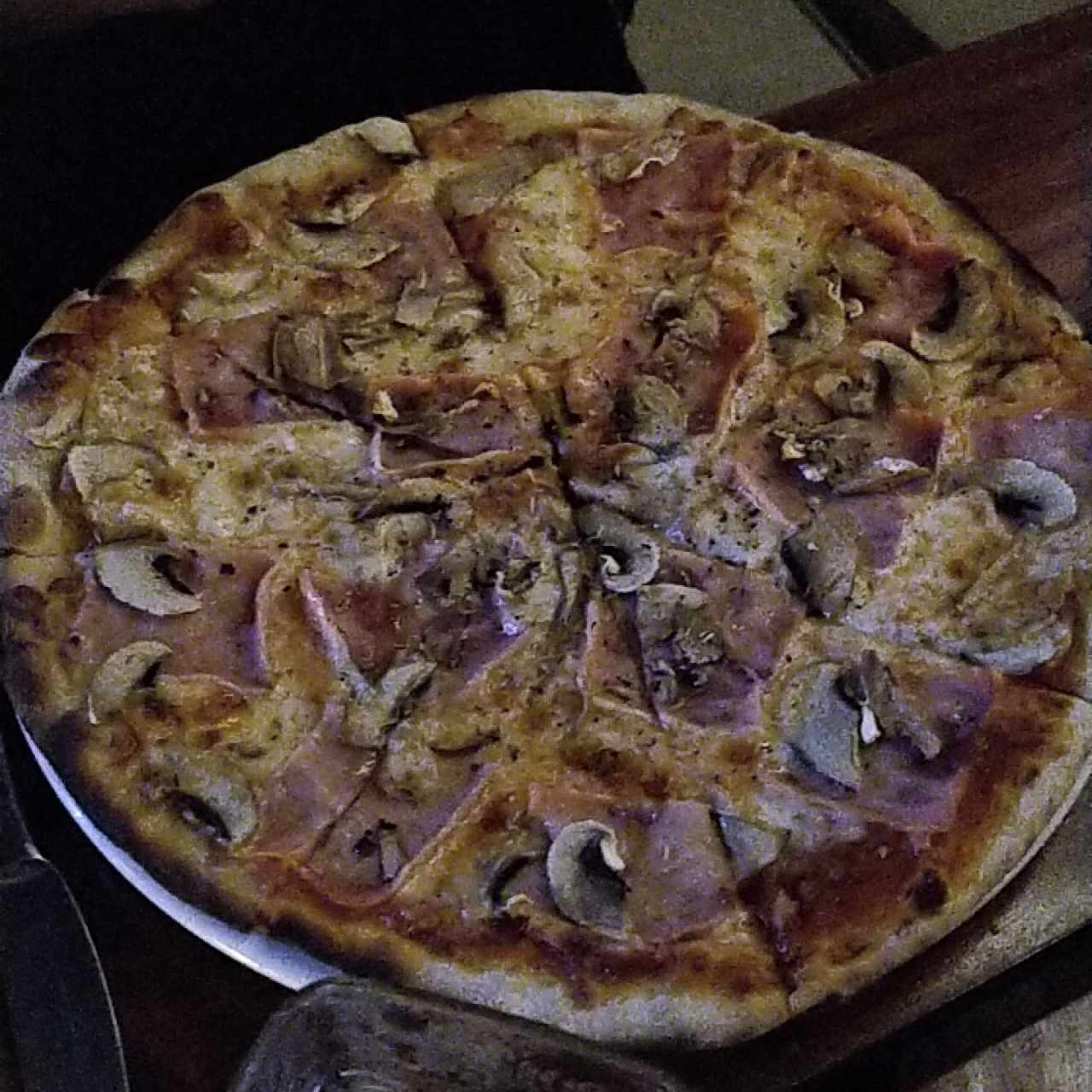 pizza de funhgi y jamón