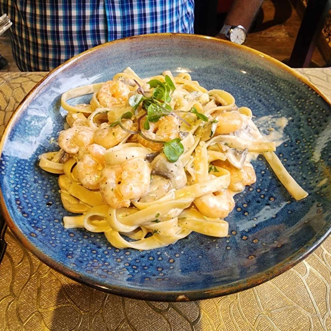 fetuchine con camarones