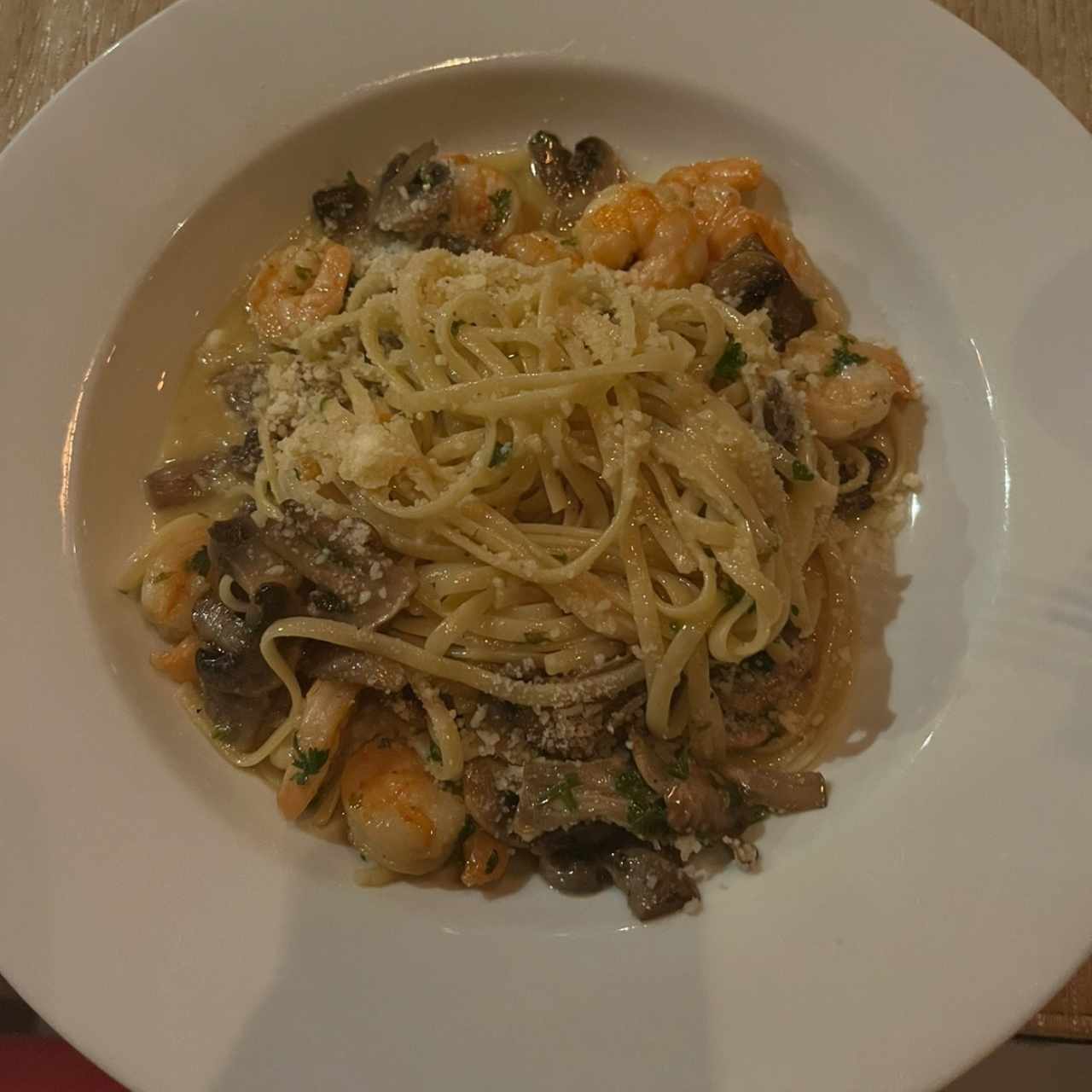 Pasta de camarones al funghi