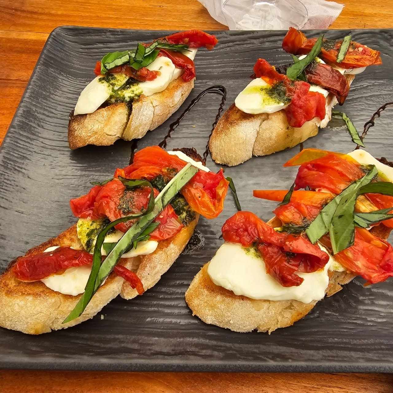Entradas - Bruschettas Capressa