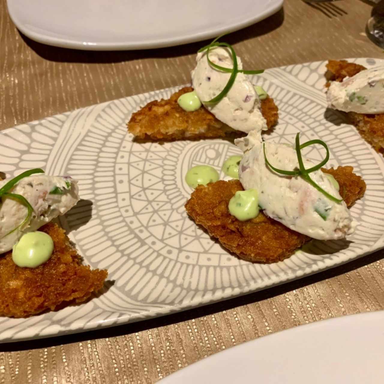 Montadito crispy de salmón fumé