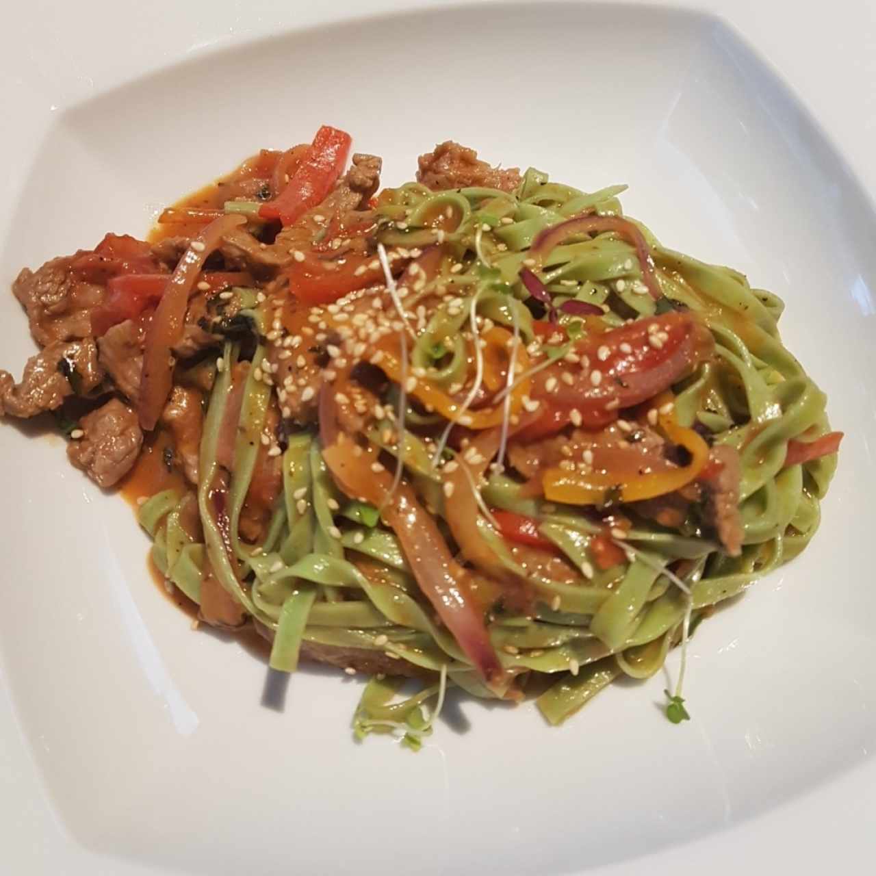 Linguini con trozos de Filete