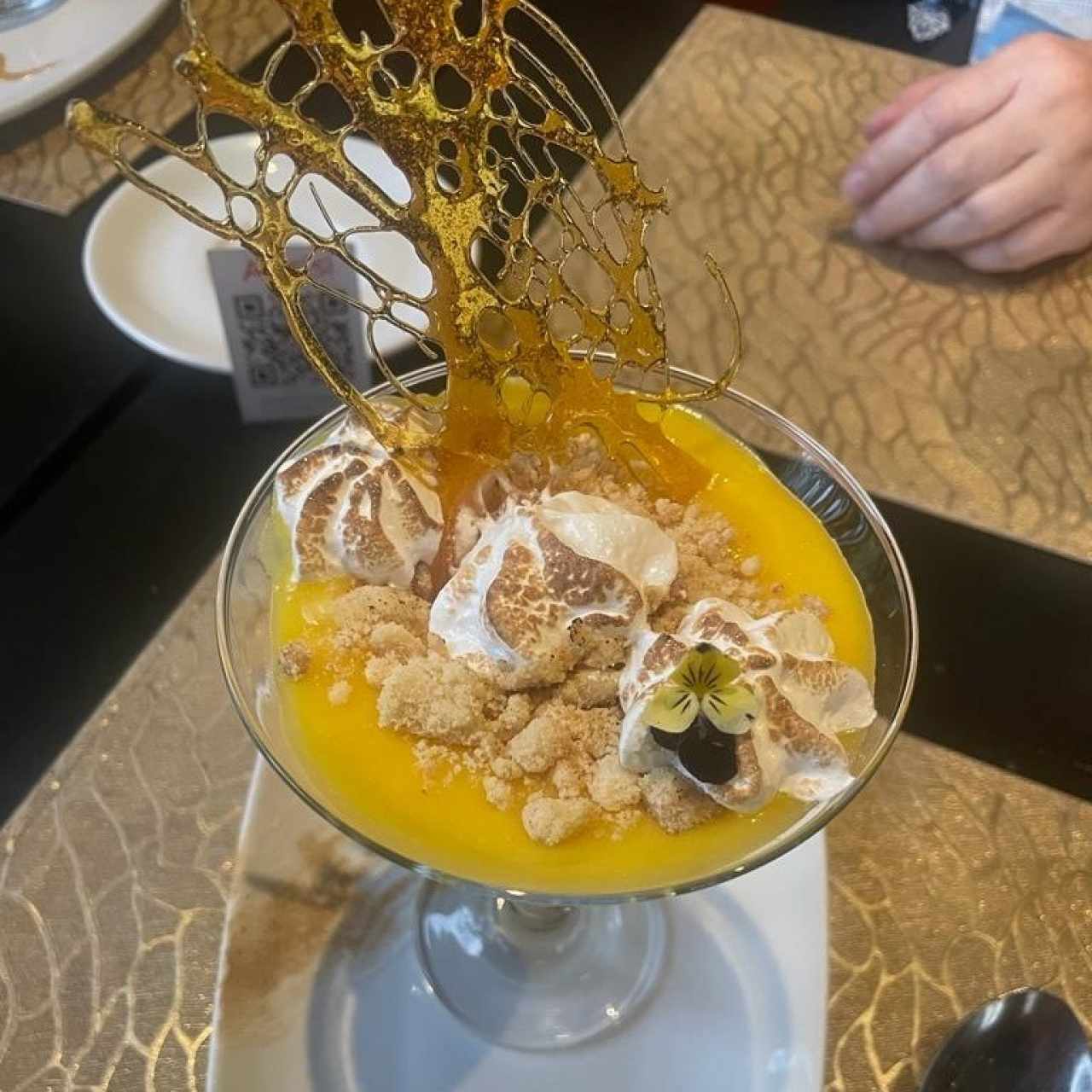 PIE DE LIMÓN (Capas de Crumble de Almendras, Crema de Limón y Merengue Suizo)