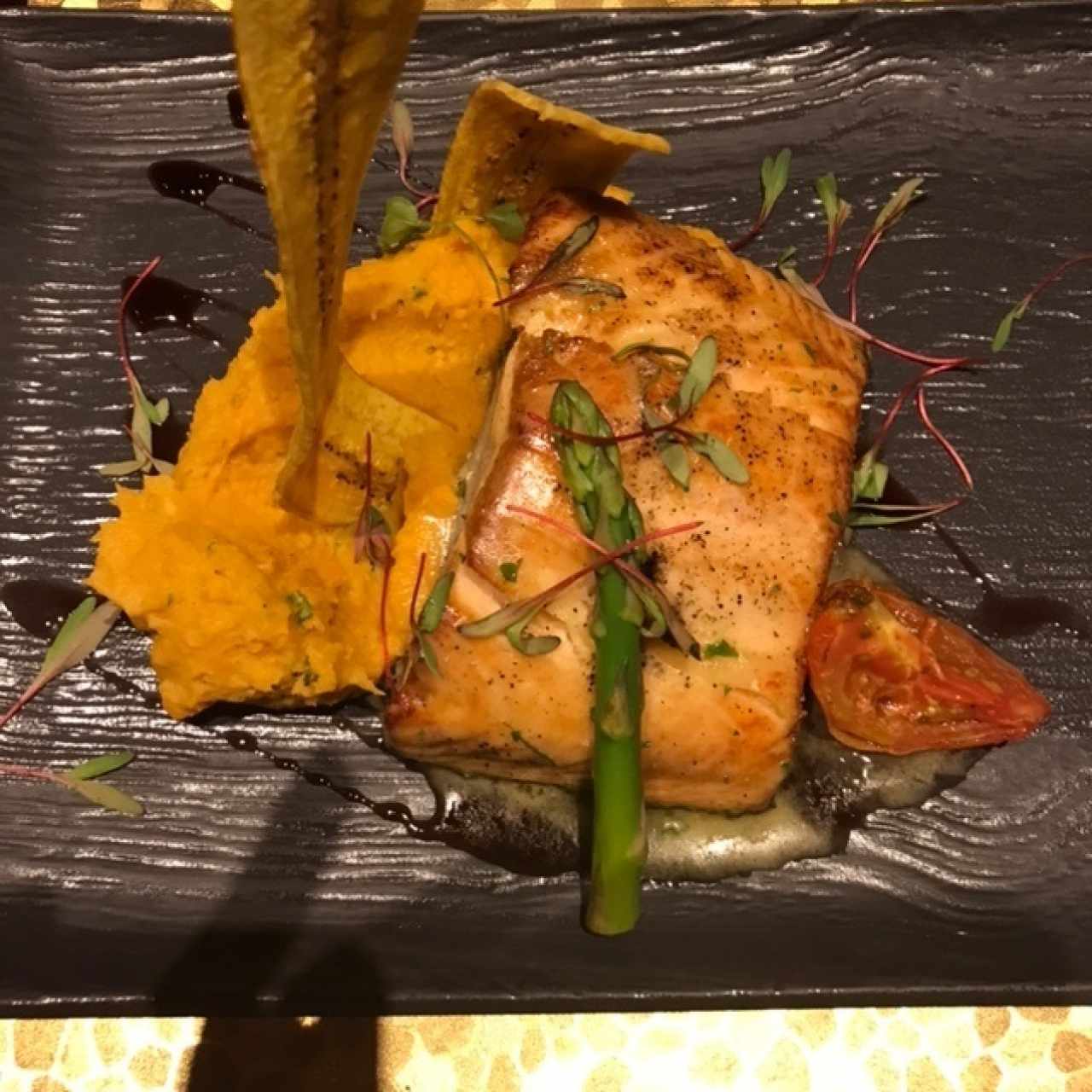 Salmón con puré de camote