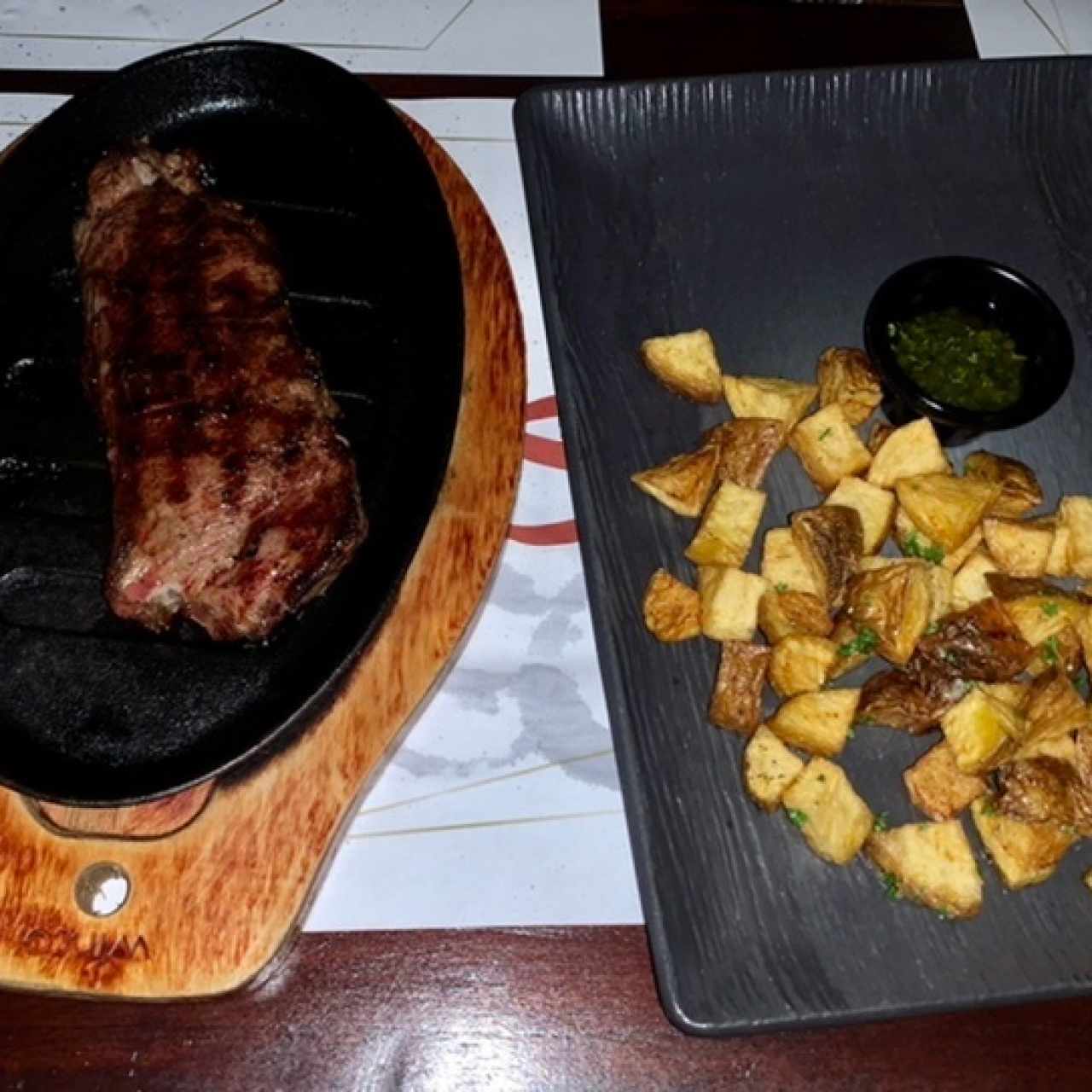 New York Steak y papas rústicas