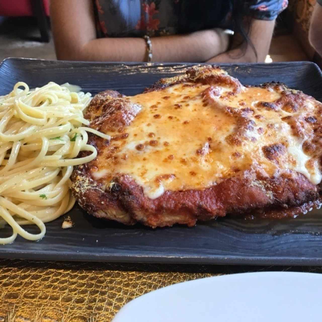 Filete de pollo parmesana