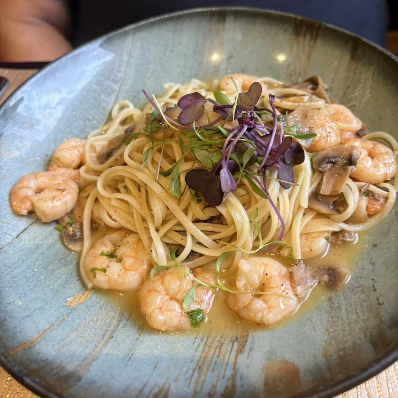 Pasta con Camarones e Funghi