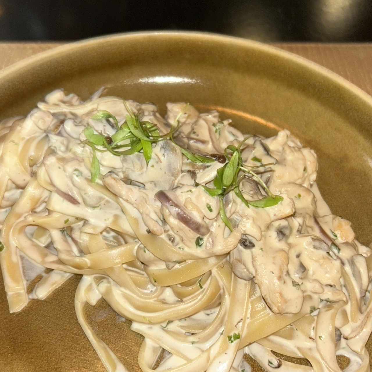 Pasta a la Crema con Trozos de Pollo