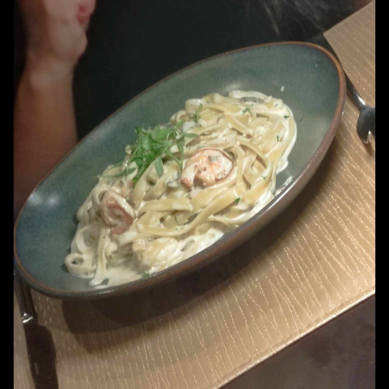 Pasta con Camarones e Funghi