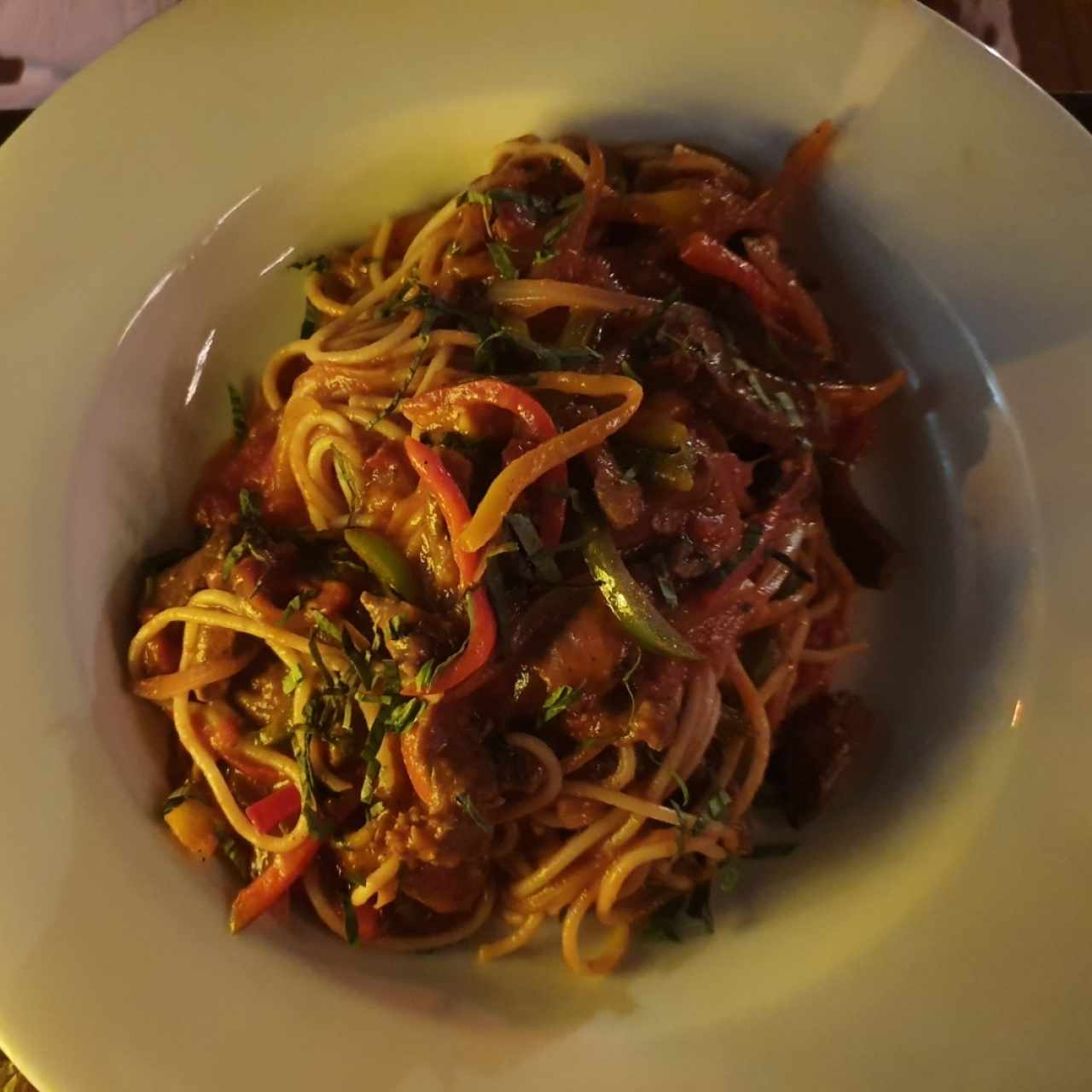 Pasta con trozos filete