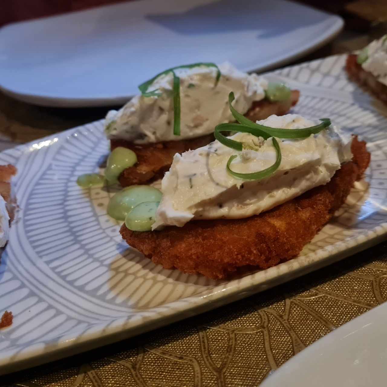 Montado Crispy de Salmon