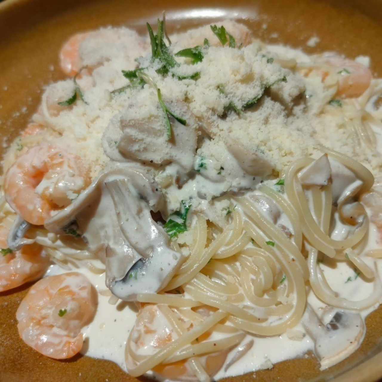 Pasta Camarones y Funghi