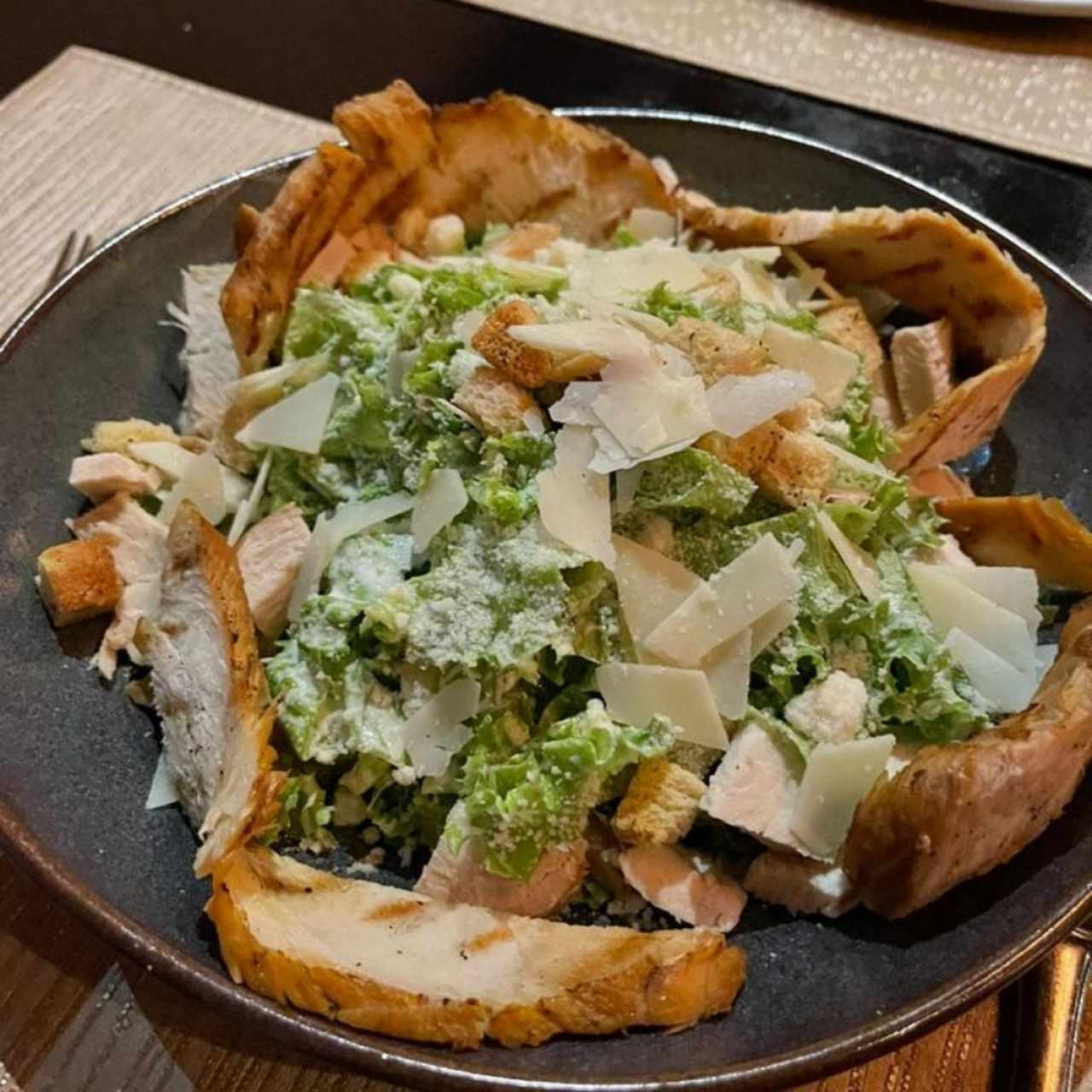 Ensalada Cesar con Pollo