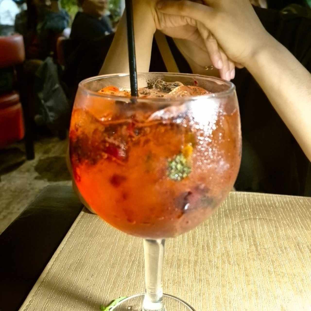 Agua Tónica de Frutos rojos 