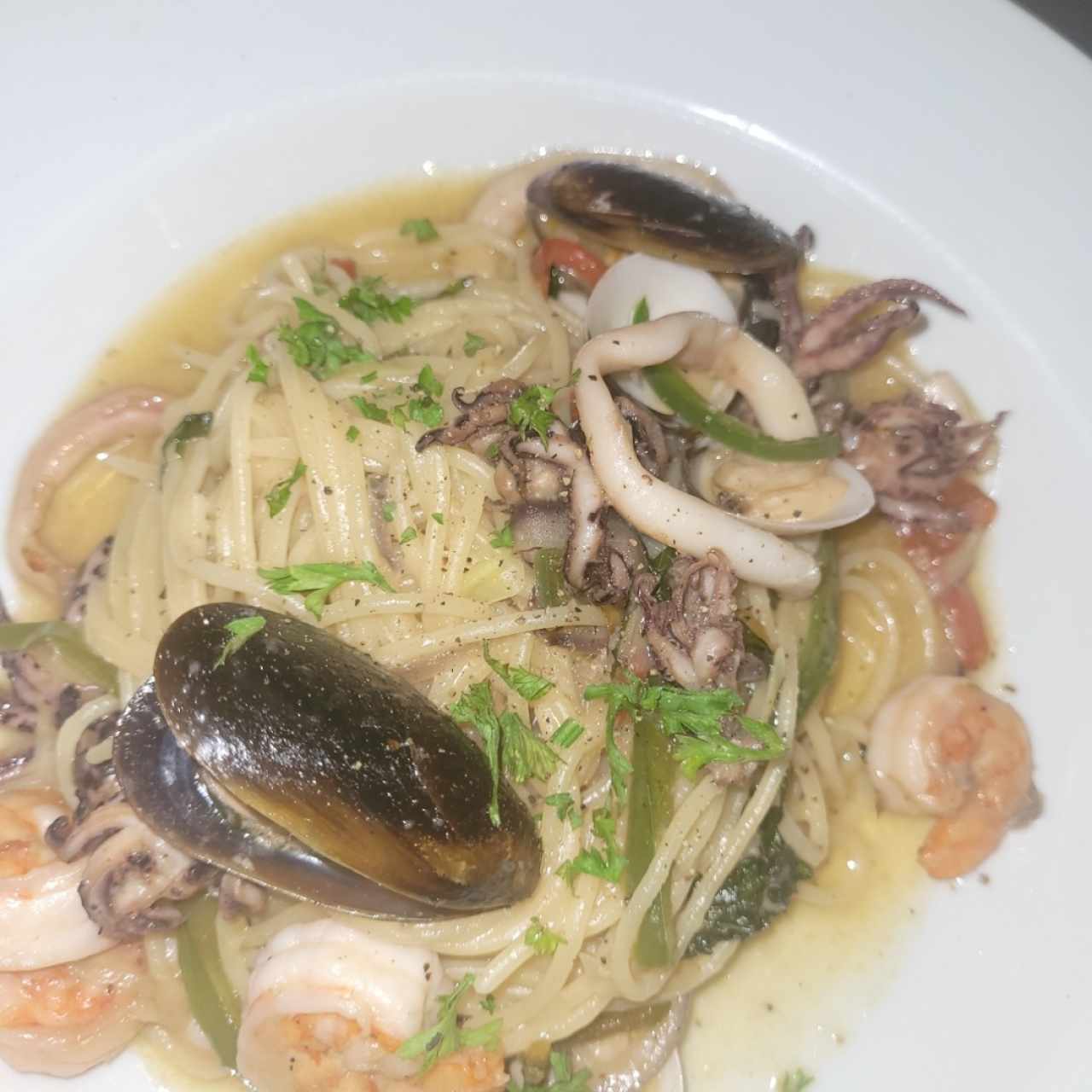 fruti di mare pasta al oleo