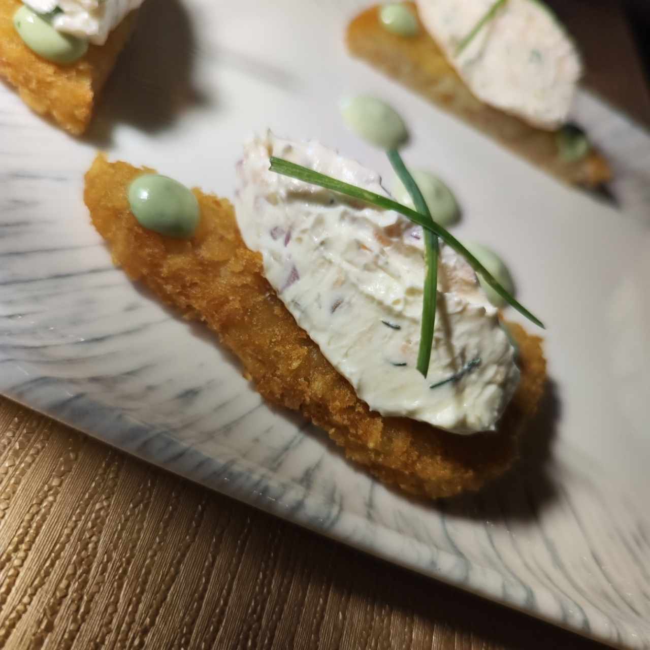 Montadito Crispy de Salmón Fumé