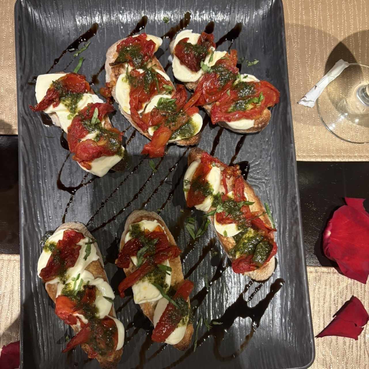 Entradas - Bruschettas Capressa