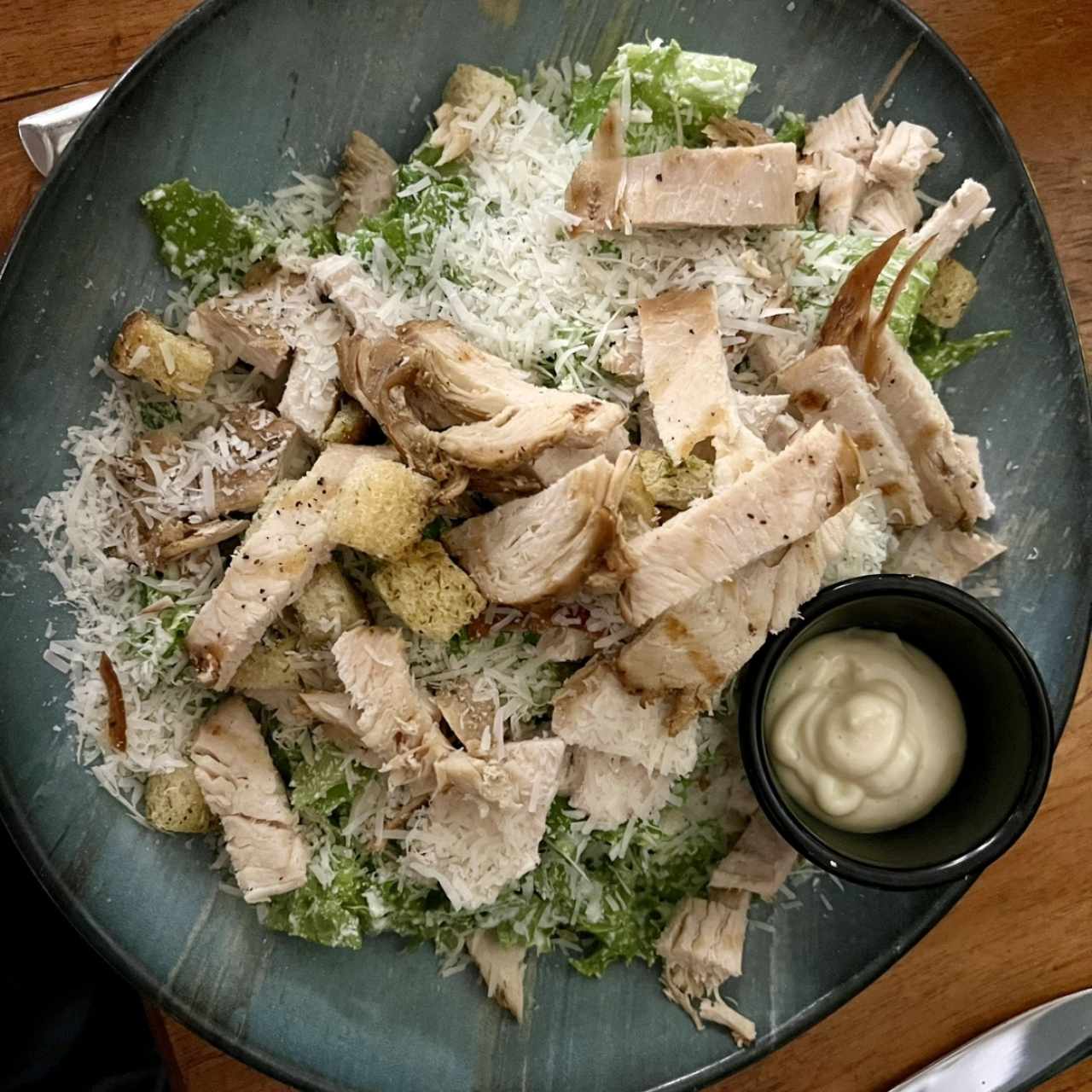 Ensalada César con Pollo Ahumado
