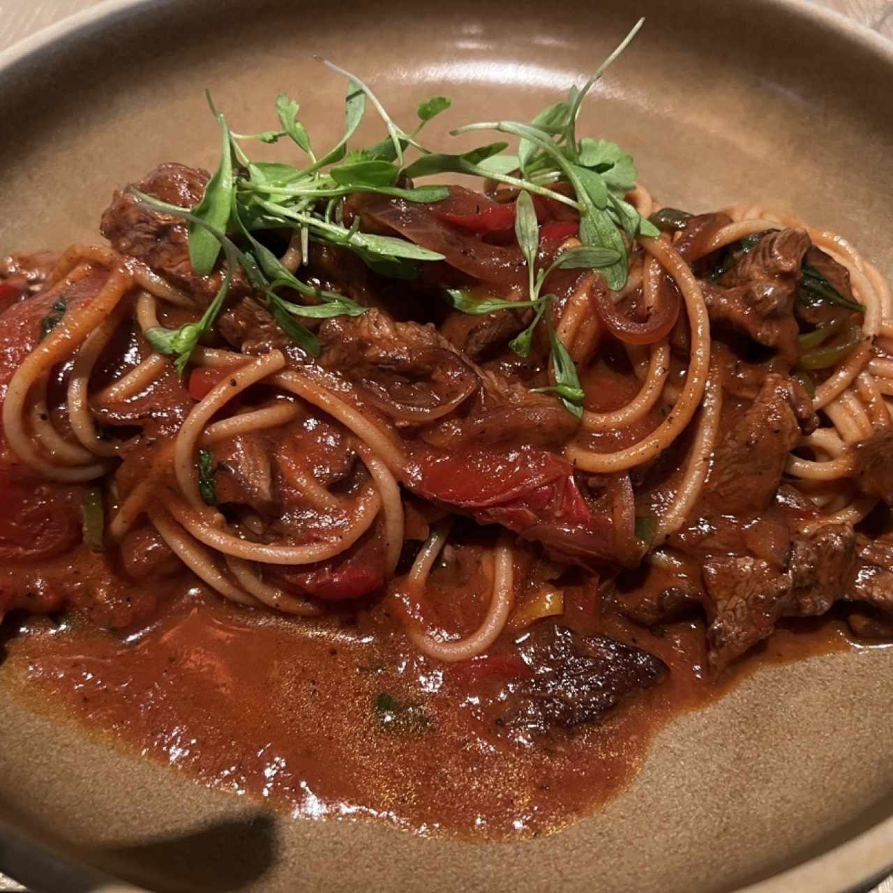 Pasta con Trozos de Filete