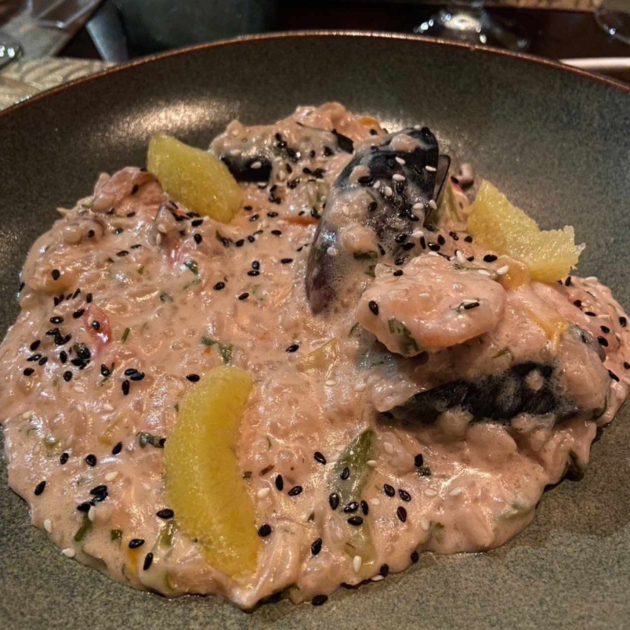 Risotto de mariscos en salsa rosa