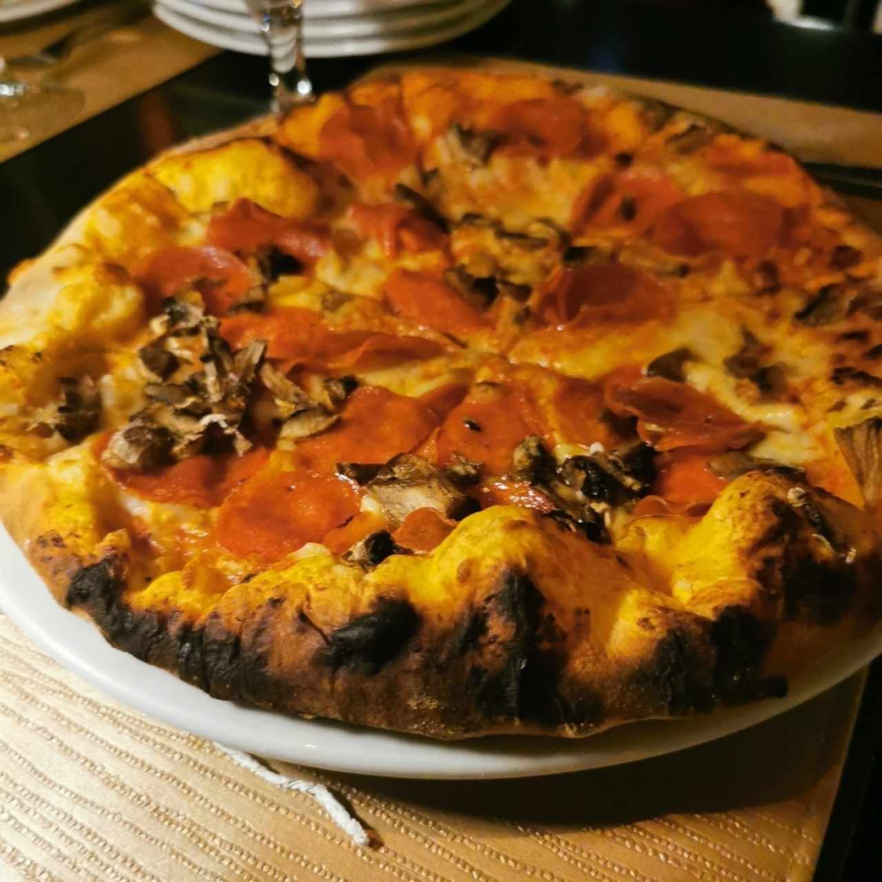 Pizzas - Funghi y Pepperoni